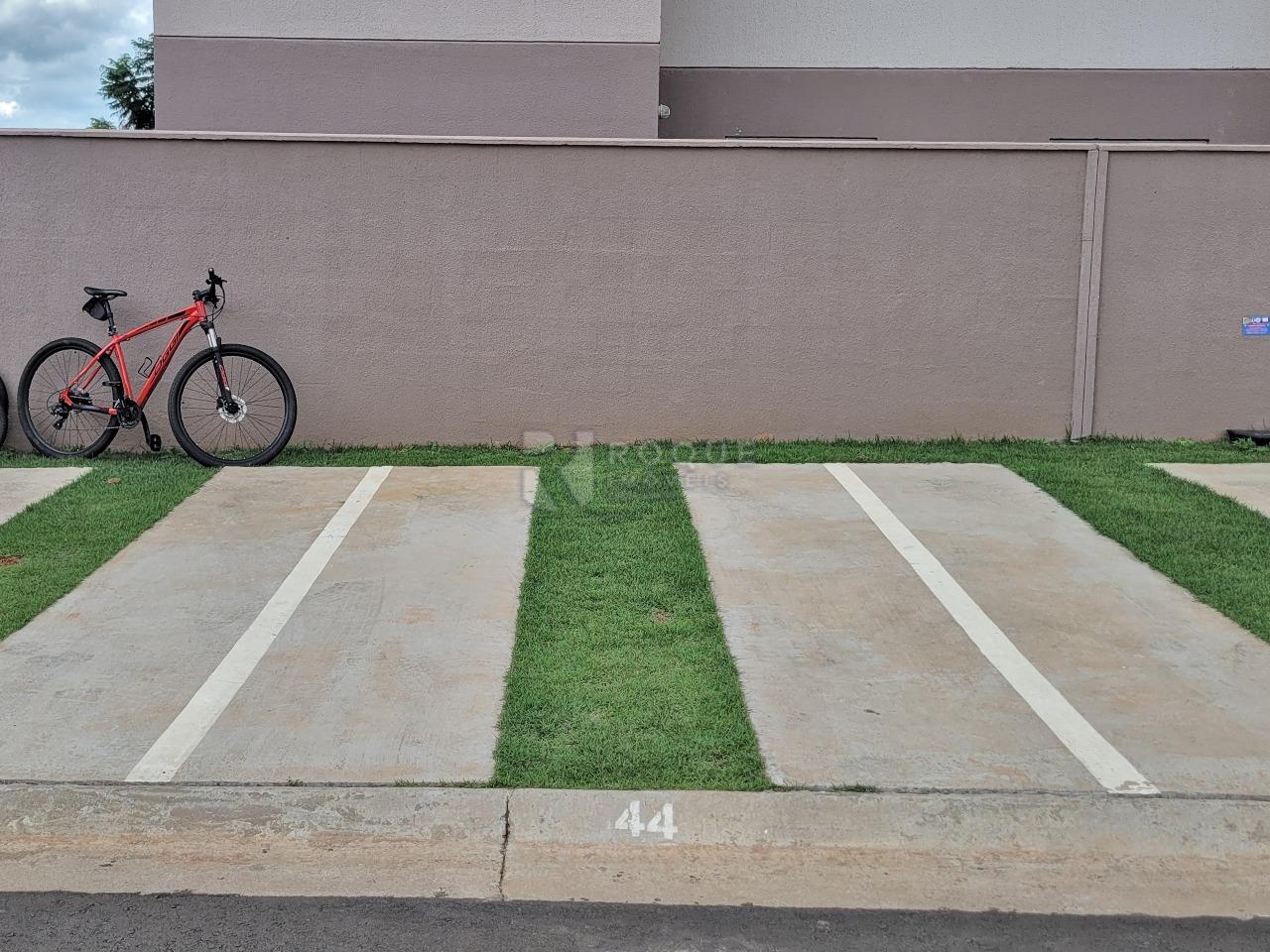 Apartamento à venda no bairro Chácaras Antonieta: VARANDA