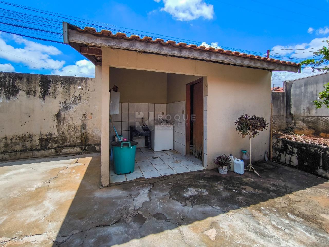 Casa Residencial à venda no bairro Jardim Santa Adélia: ÁREA DE SERVIÇO