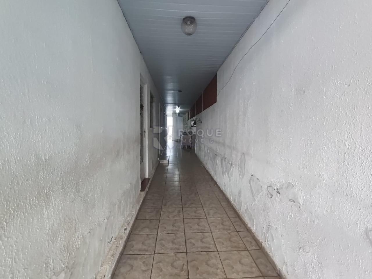 Casa Residencial à venda no bairro Parque Hippolyto: CORREDOR