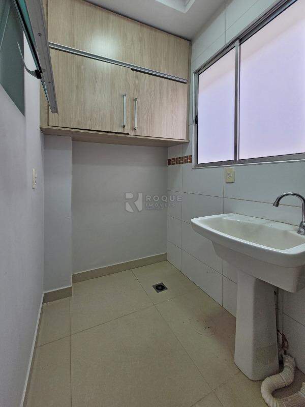 Apartamento para aluguel no bairro Jardim Parque Novo Mundo: Área de serviço