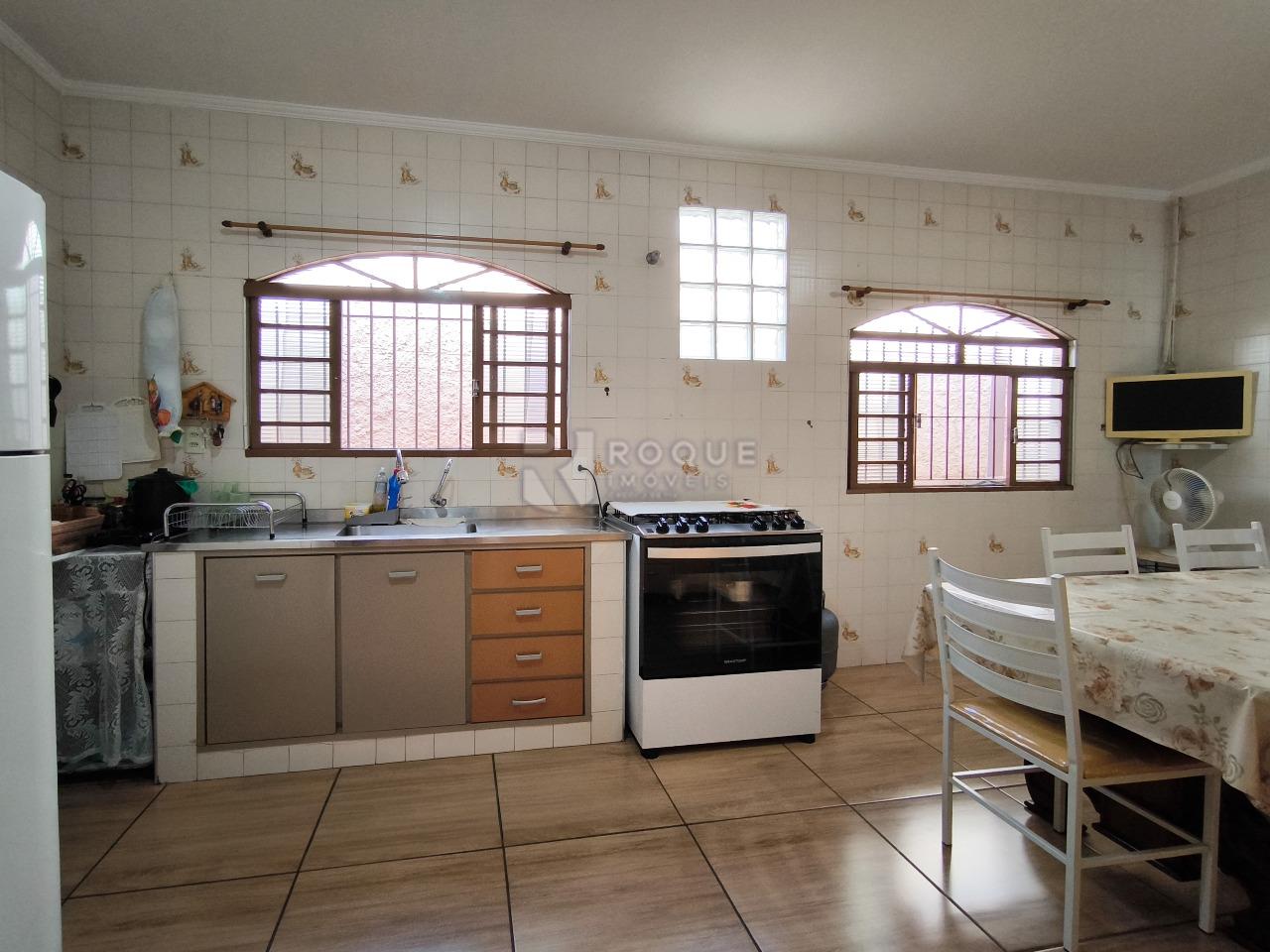 Casa Residencial à venda no bairro Vila Queiroz: COZINHA