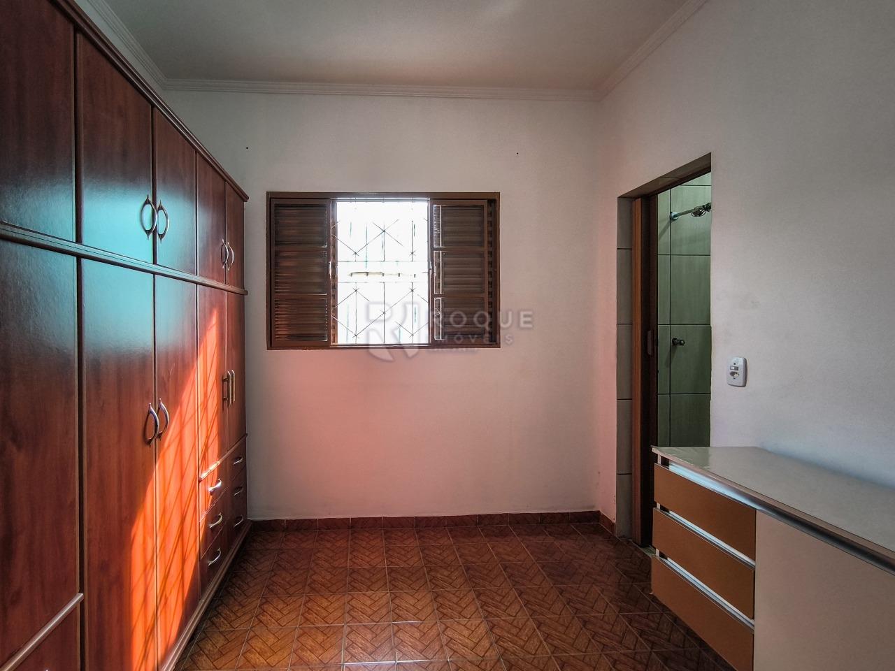 Casa Residencial à venda no bairro Vila Queiroz: SUÍTE