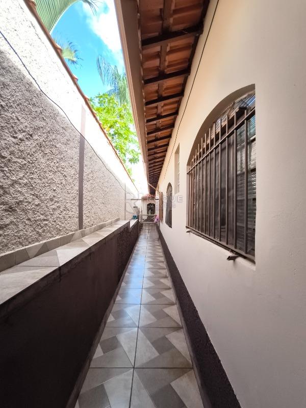 Casa Residencial à venda no bairro Vila Queiroz: LATERAL EXTERNA