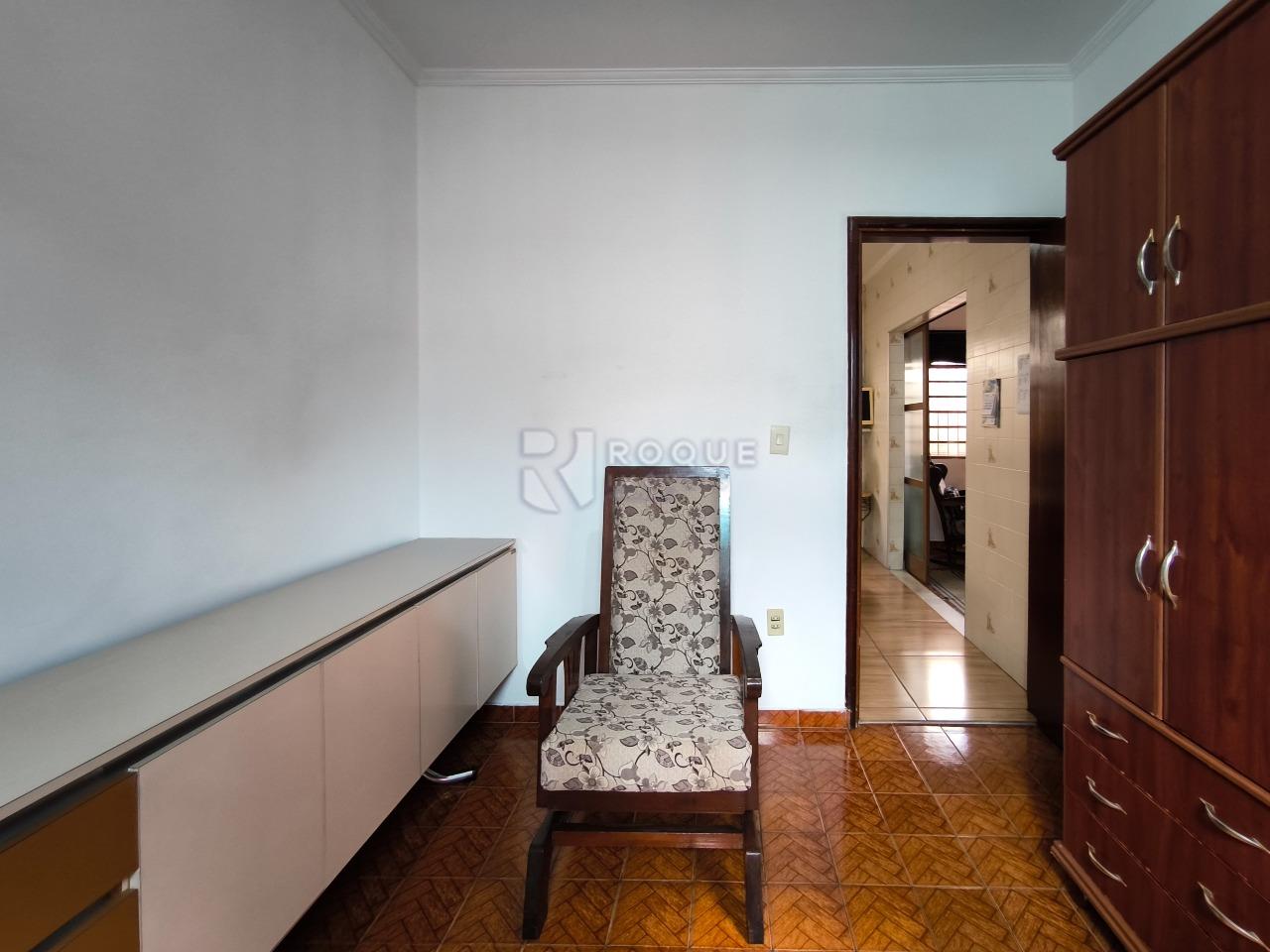 Casa Residencial à venda no bairro Vila Queiroz: SUÍTE