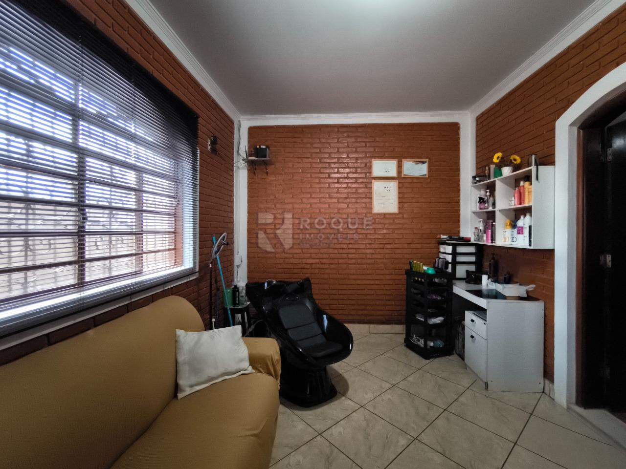 Casa Residencial à venda no bairro Vila Queiroz: SALÃO