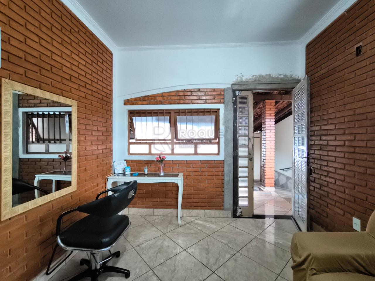 Casa Residencial à venda no bairro Vila Queiroz: SALÃO