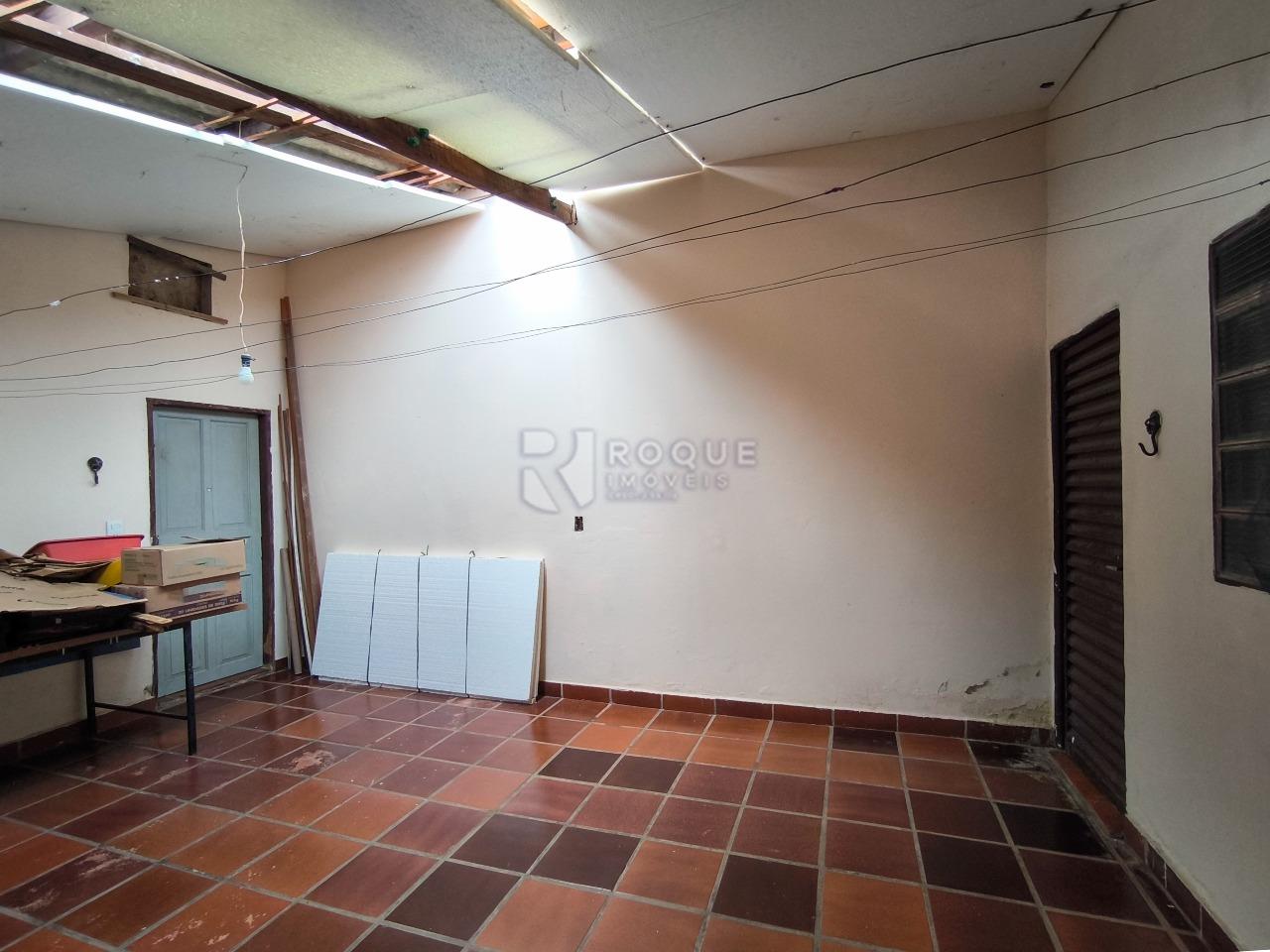 Casa Residencial à venda no bairro Vila Queiroz: ÁREA DE VARAL