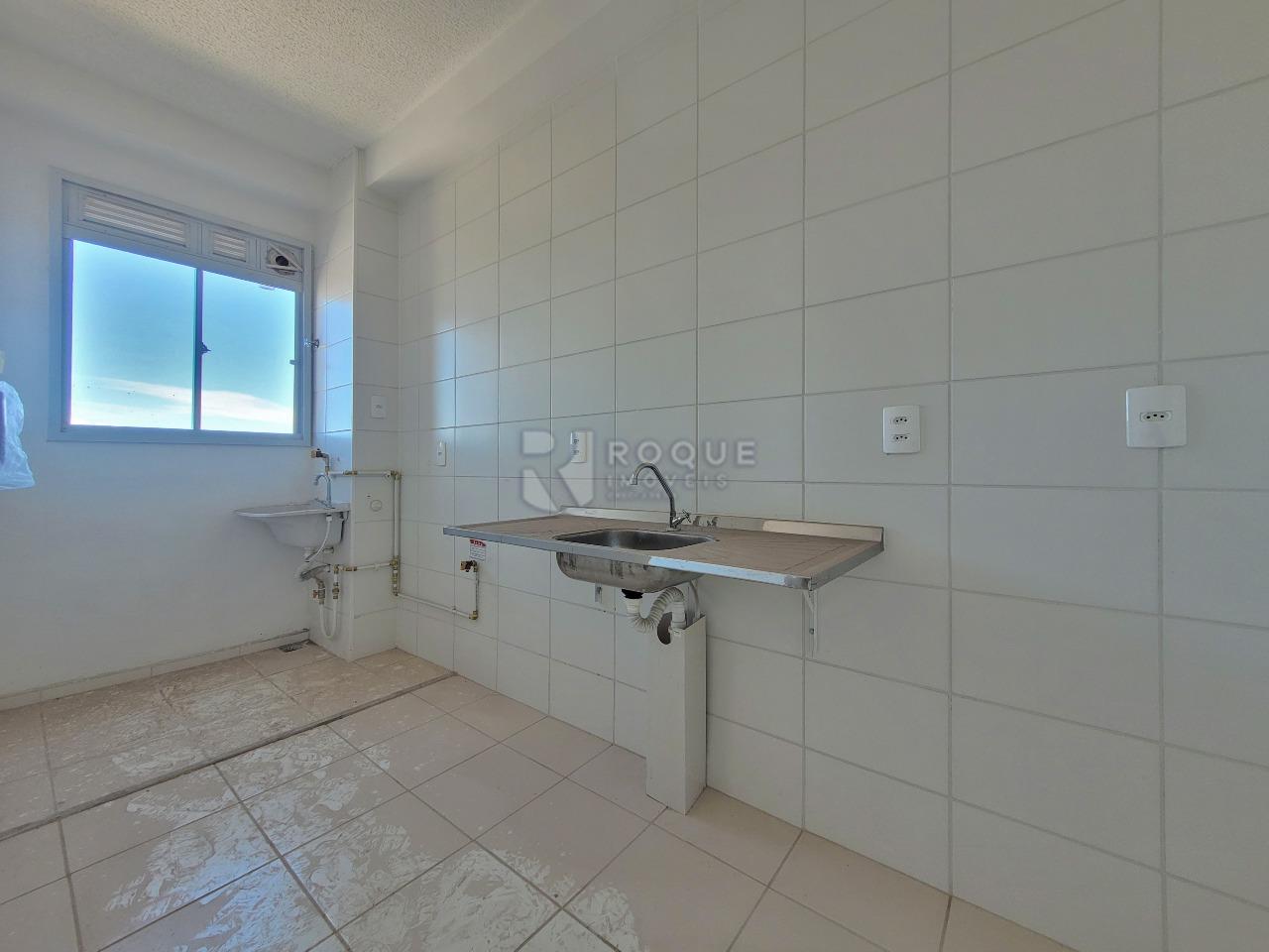 Apartamento à venda no bairro Chácaras Antonieta: COZINHA