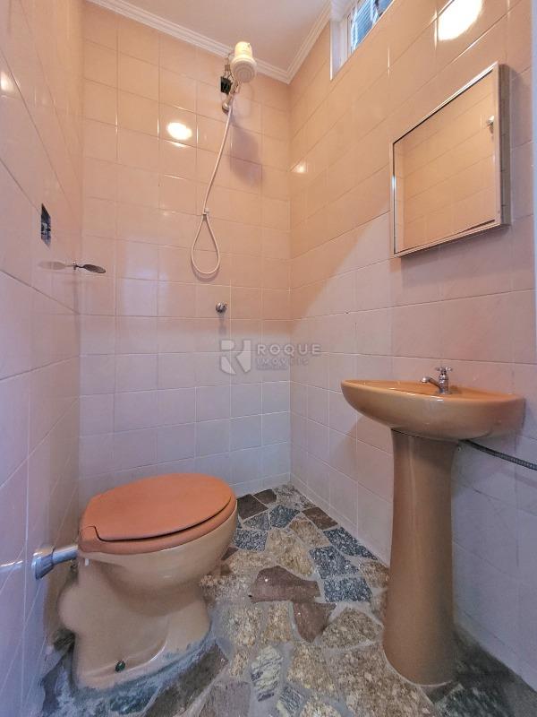 Casa Residencial à venda no bairro Jardim Caieira: BANHEIRO EDÍCULA