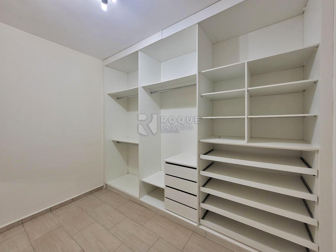 Casa Residencial à venda no bairro Jardim Caieira: CLOSET SUÍTE
