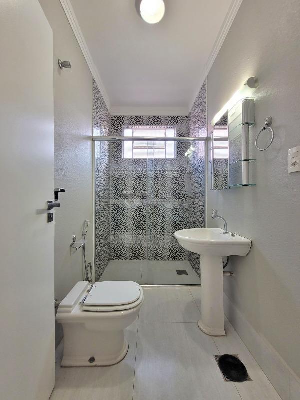 Casa Residencial à venda no bairro Jardim Caieira: BANHEIRO SOCIAL