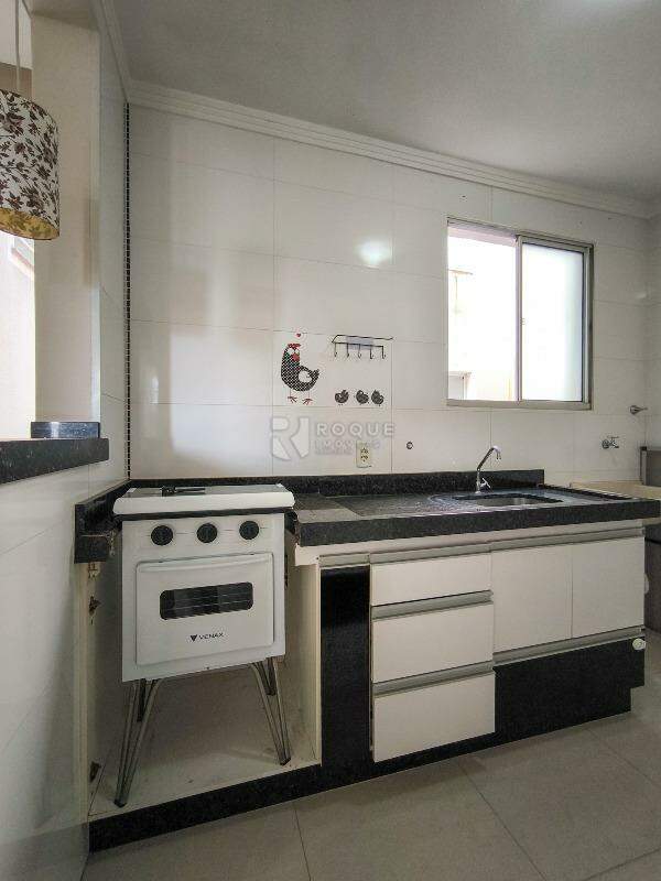 Apartamento à venda no bairro Jardim do Lago: COZINHA
