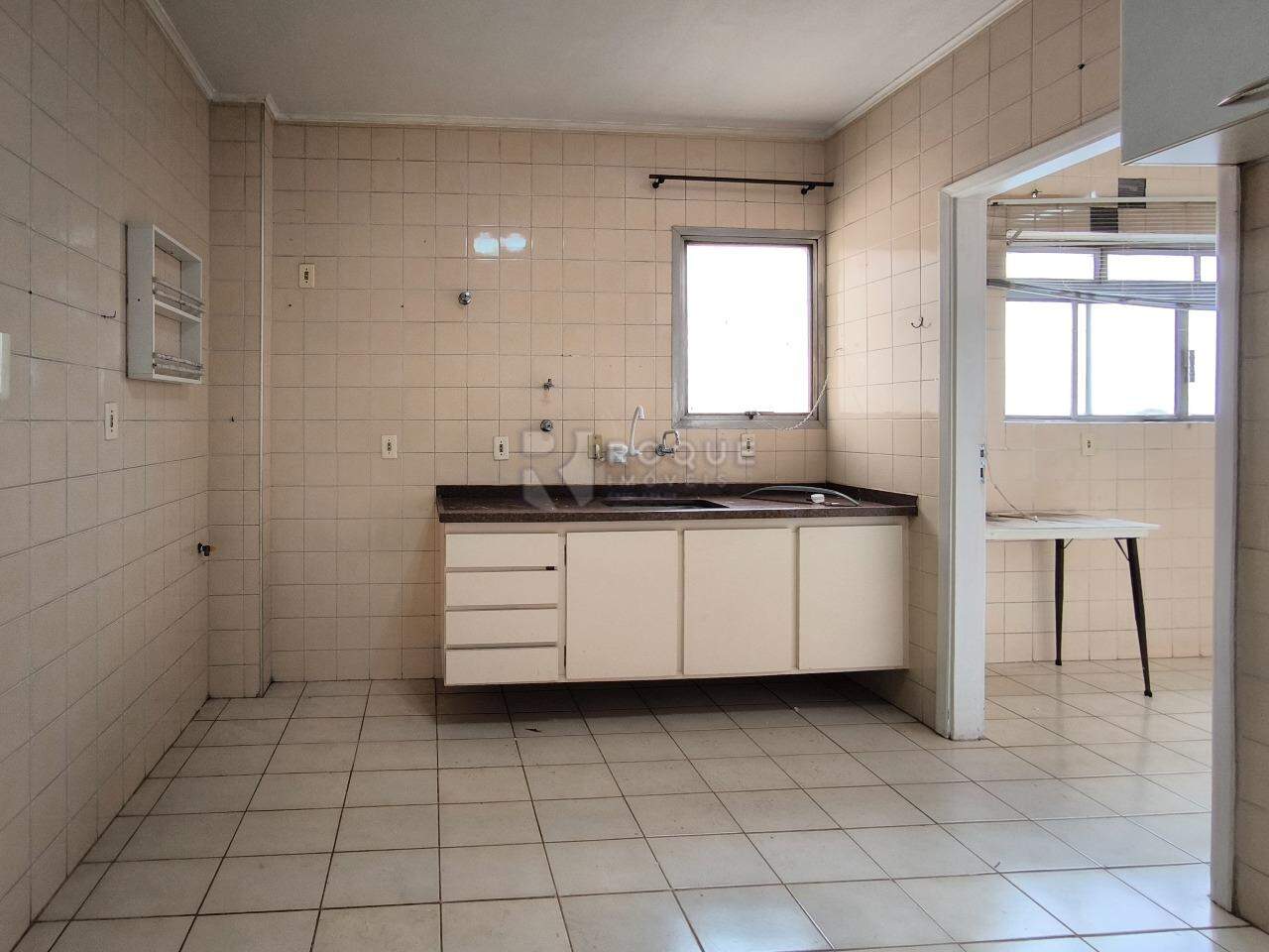 Apartamento à venda no bairro Cidade Jardim: COZINHA