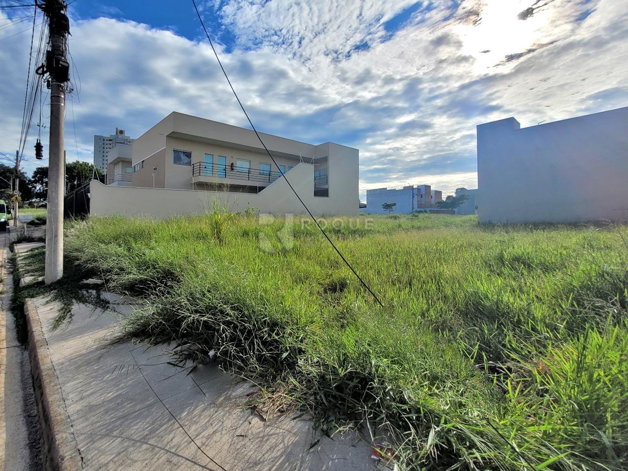 Terreno à venda no bairro Jardim Cidade Universitária I: 
