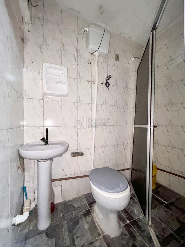 Salão para aluguel no bairro Conjunto Habitacional Victor DAndrea: WC social 