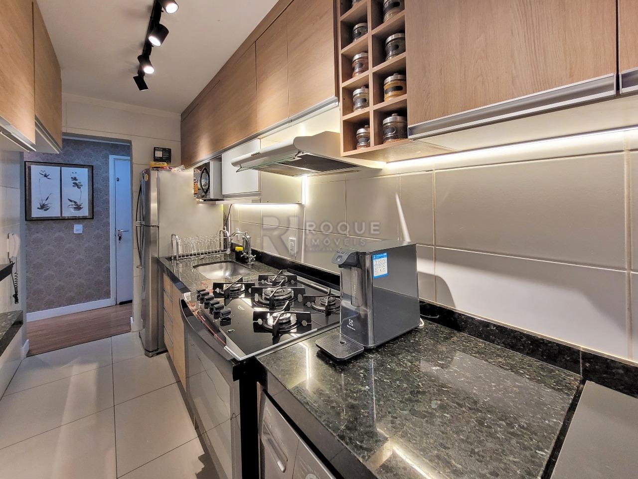 Apartamento à venda no bairro Vila Camargo: COZINHA