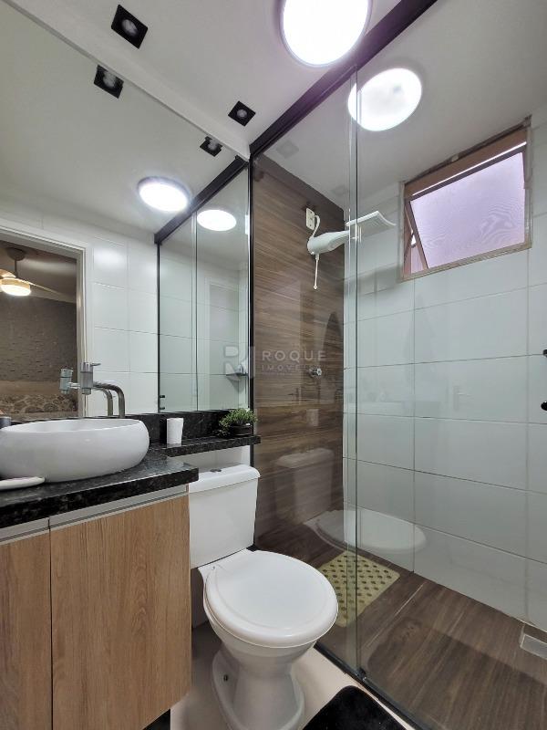 Apartamento à venda no bairro Vila Camargo: BANHEIRO SUÍTE