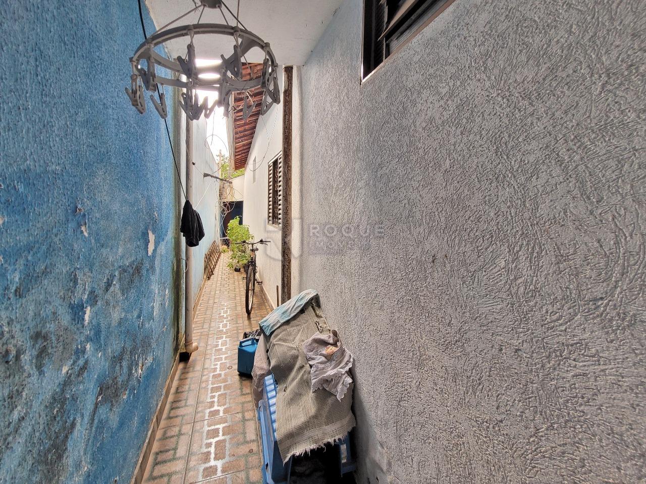 Casa Residencial à venda no bairro Parque Residencial Santa Eulália: CORREDOR LATERAL