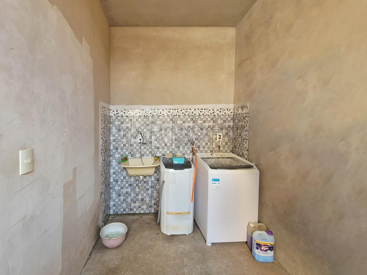 Casa Residencial à venda no bairro Jardim Residencial Luiz Regitano: LAVANDERIA