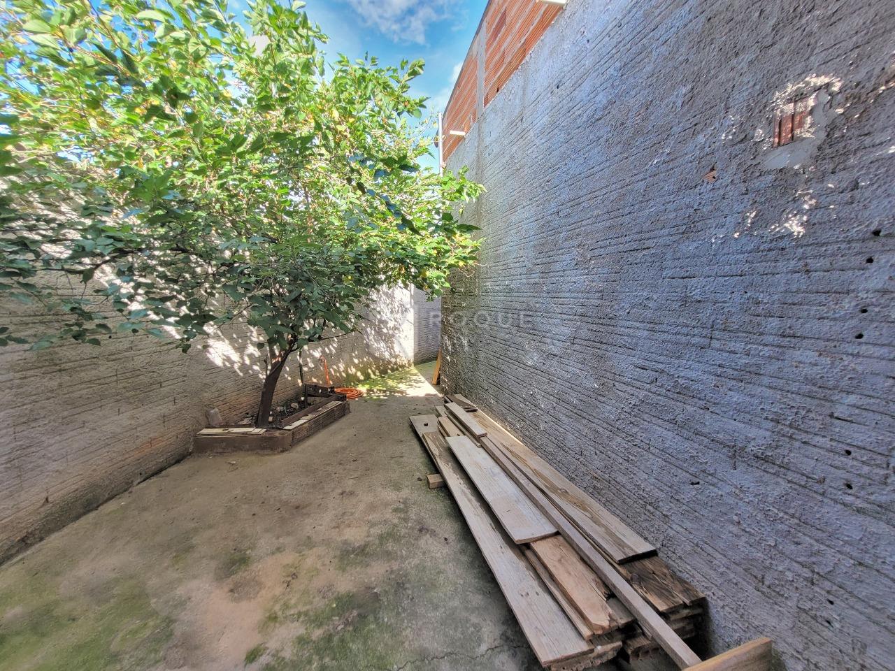 Casa Residencial à venda no bairro Jardim Residencial Luiz Regitano: QUINTAL