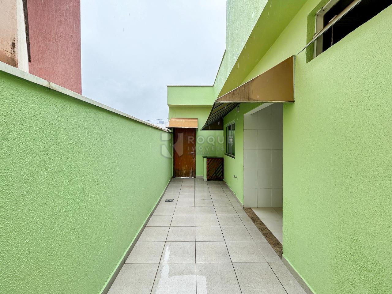 Casa em condomínio para aluguel no bairro JARDIM PORTO REAL I: Corredor 