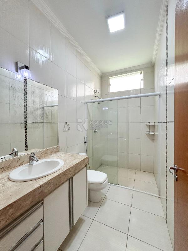 Casa em condomínio para aluguel no bairro JARDIM PORTO REAL I: WC suíte 