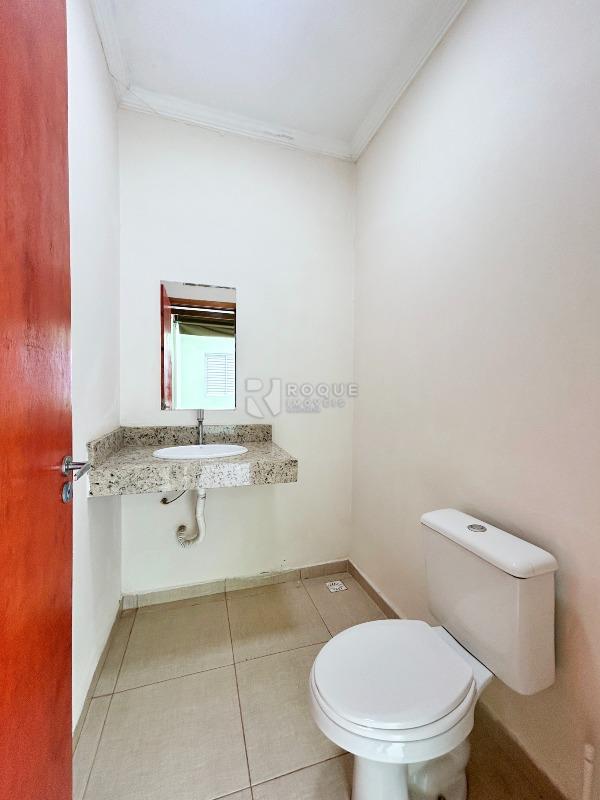 Casa em condomínio para aluguel no bairro JARDIM PORTO REAL I: WC social fundo 