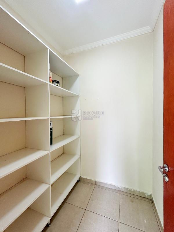 Casa em condomínio para aluguel no bairro JARDIM PORTO REAL I: Despensa fundo 