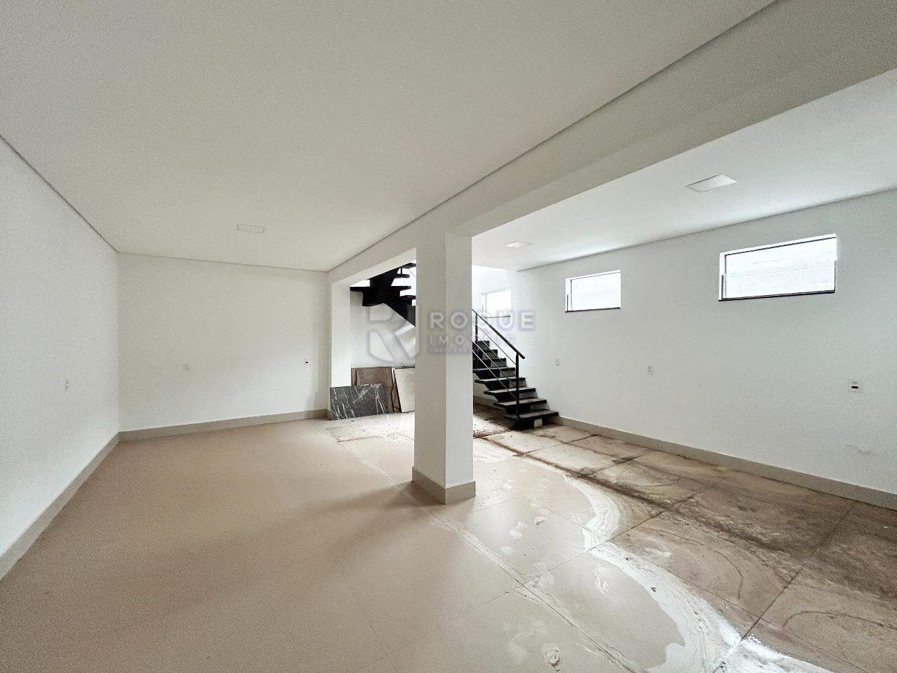 Barracão/Galpão para aluguel no bairro Jardim São Lourenço: Sala subsolo 