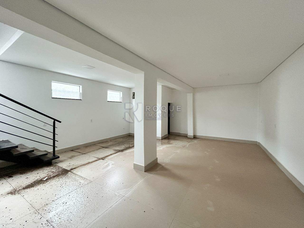 Barracão/Galpão para aluguel no bairro Jardim São Lourenço: Sala subsolo 