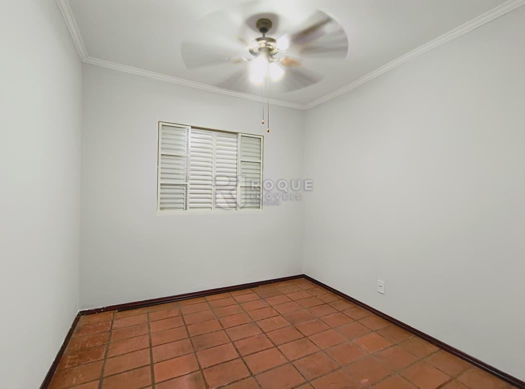 Casa Residencial à venda no bairro Centro: Dormitório 01