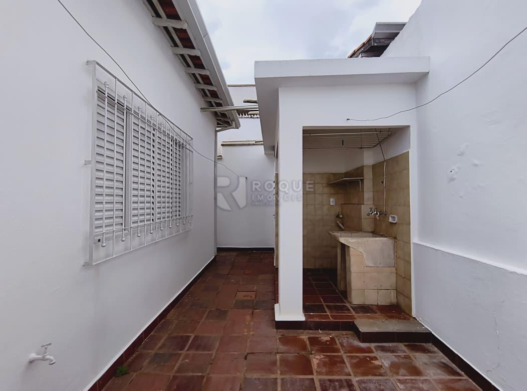 Casa Residencial à venda no bairro Centro: Fundos