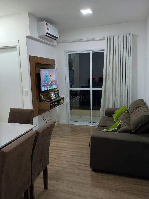 Apartamento à venda no bairro Jardim Orestes Veroni: SALA