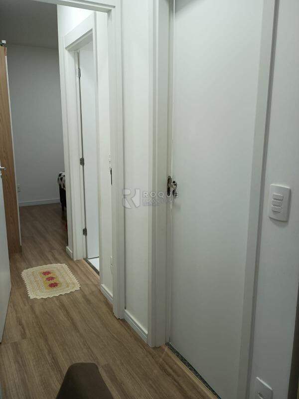 Apartamento à venda no bairro Jardim Orestes Veroni: CORREDOR INTERNO