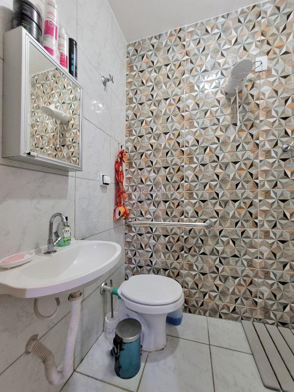 Casa em condomínio à venda no bairro Lagoa Nova: BANHEIRO EXTERNO