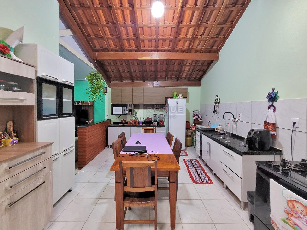 Casa em condomínio à venda no bairro Lagoa Nova: COZINHA