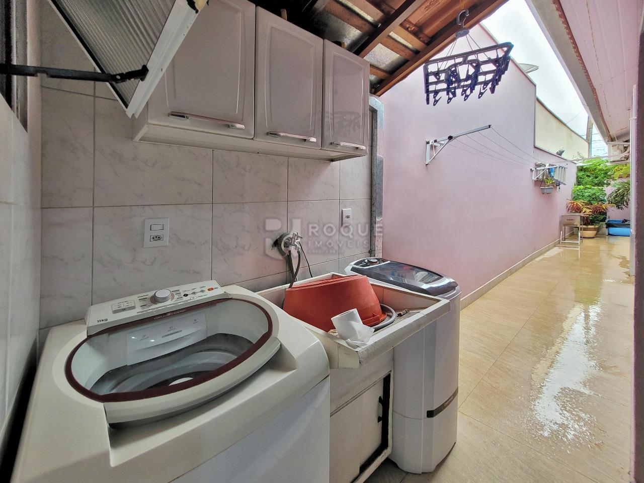 Casa em condomínio à venda no bairro Lagoa Nova: LAVANDERIA