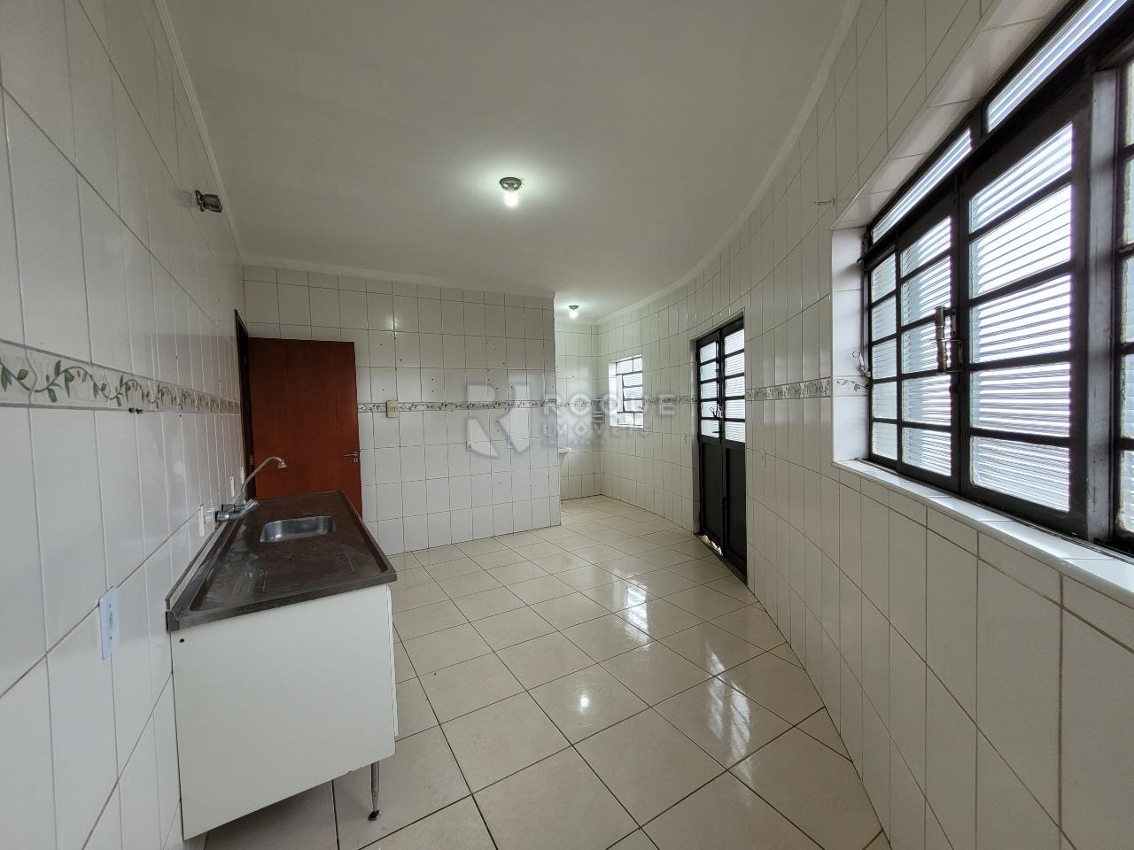 Casa Comercial à venda no bairro Jardim das Palmeiras: COZINHA