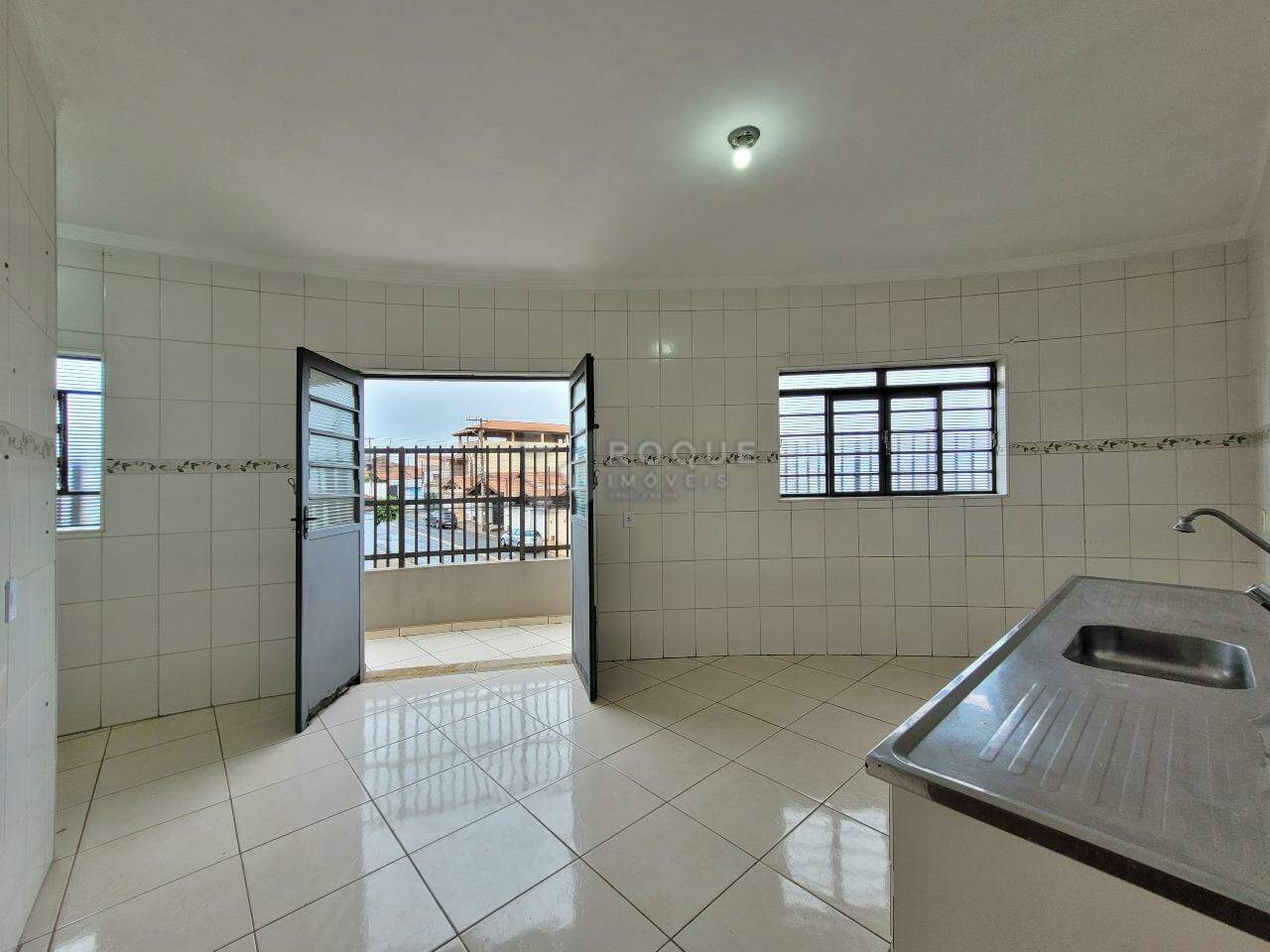 Casa Comercial à venda no bairro Jardim das Palmeiras: COZINHA