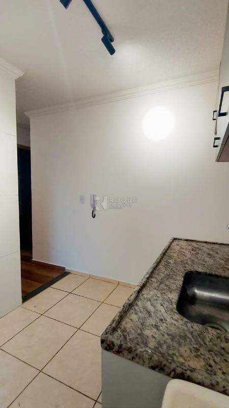 Apartamento à venda no bairro Conjunto Habitacional Narciso Gomes: COZINHA