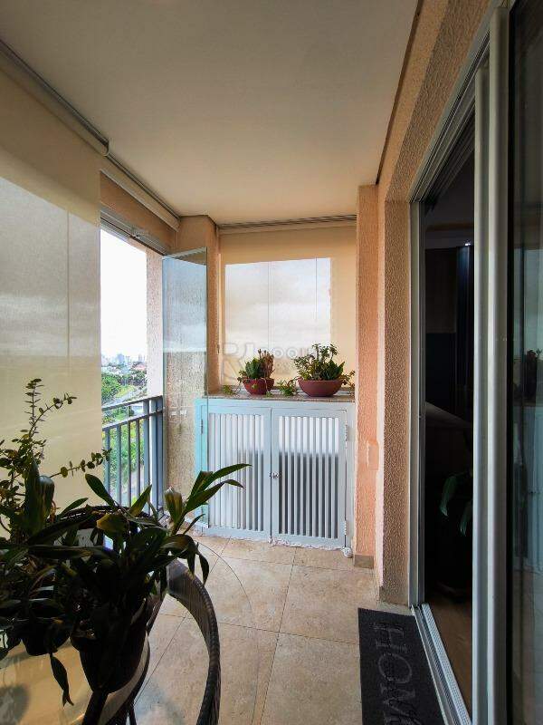 Apartamento à venda no bairro Jardim Residencial Francisco Cruãnes: VARANDA