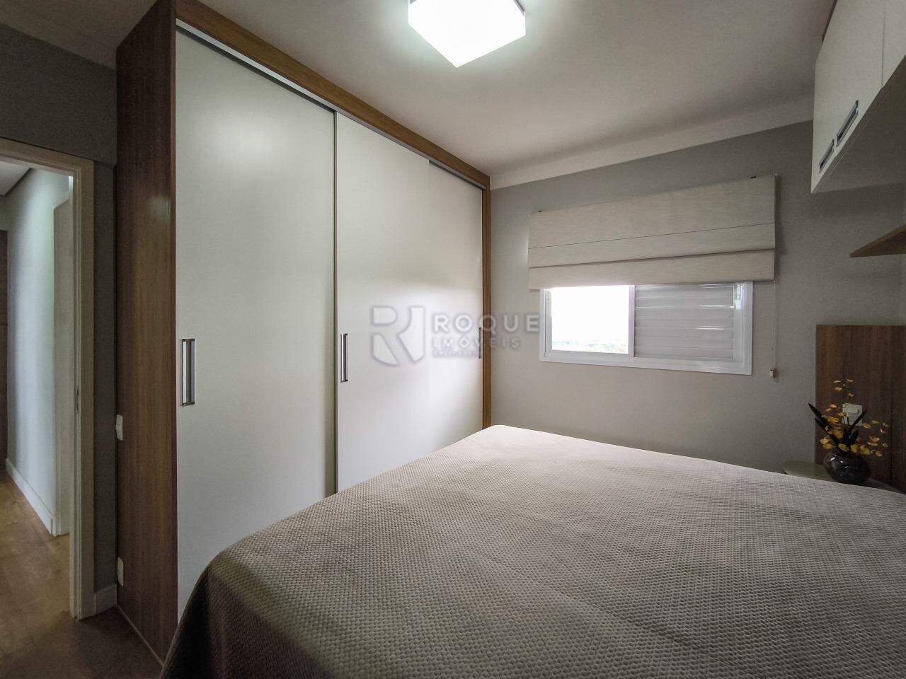 Apartamento à venda no bairro Jardim Residencial Francisco Cruãnes: SUÍTE