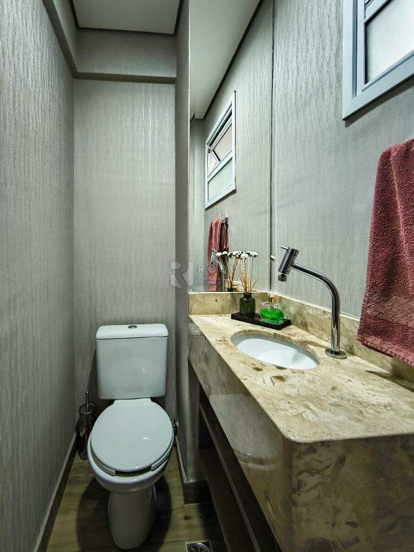 Apartamento à venda no bairro Jardim Residencial Francisco Cruãnes: LAVABO