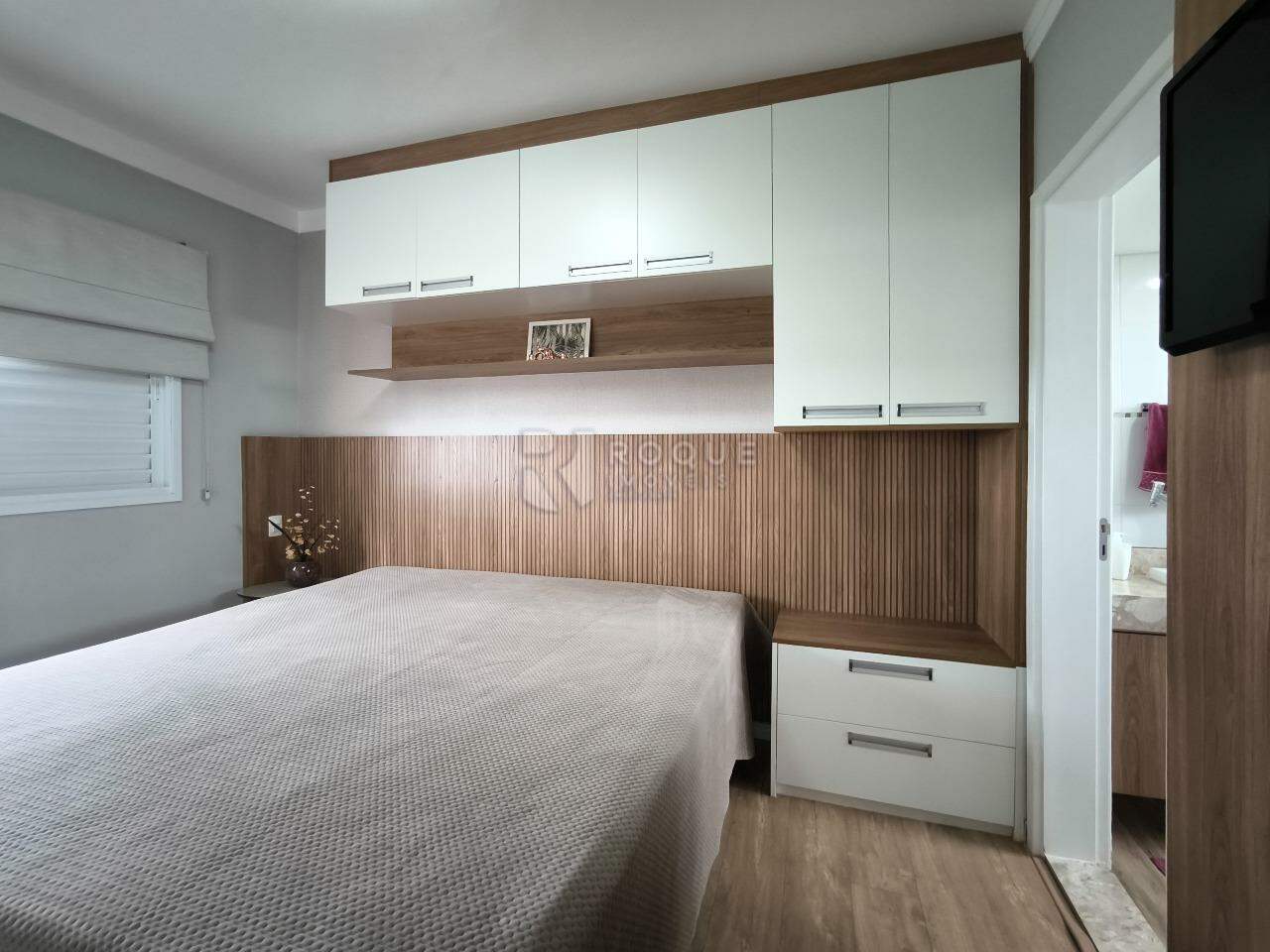 Apartamento à venda no bairro Jardim Residencial Francisco Cruãnes: SUÍTE