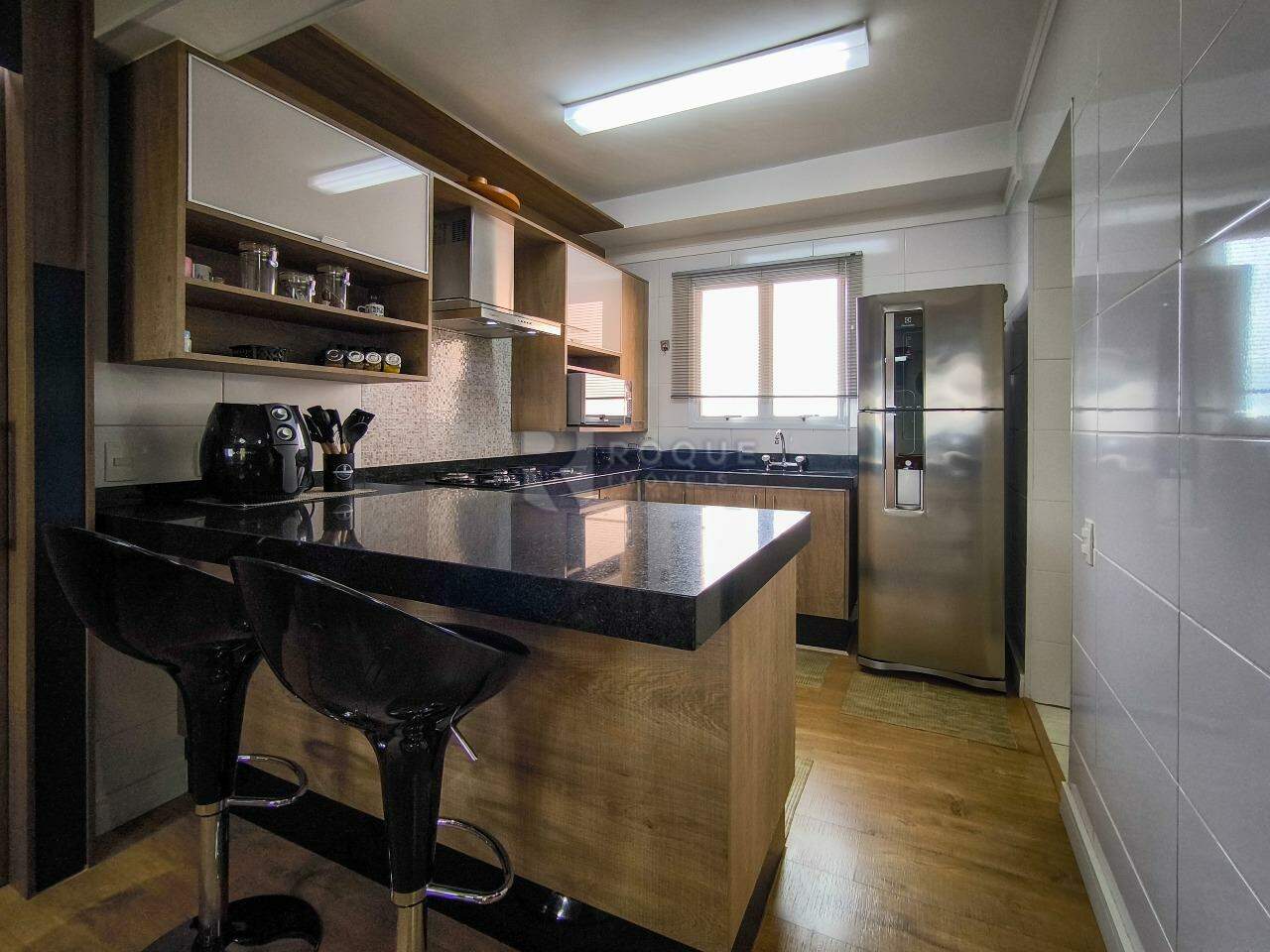 Apartamento à venda no bairro Jardim Residencial Francisco Cruãnes: COZINHA