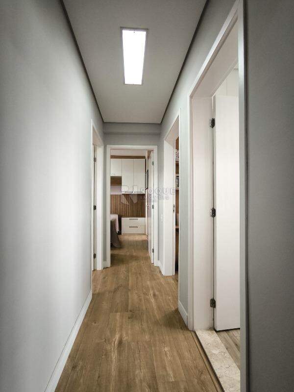 Apartamento à venda no bairro Jardim Residencial Francisco Cruãnes: CORREDOR INTERNO