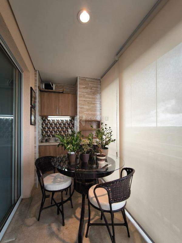 Apartamento à venda no bairro Jardim Residencial Francisco Cruãnes: VARANDA