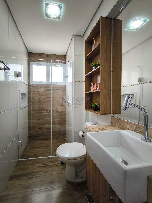 Apartamento à venda no bairro Jardim Residencial Francisco Cruãnes: BANHEIRO SOCIAL