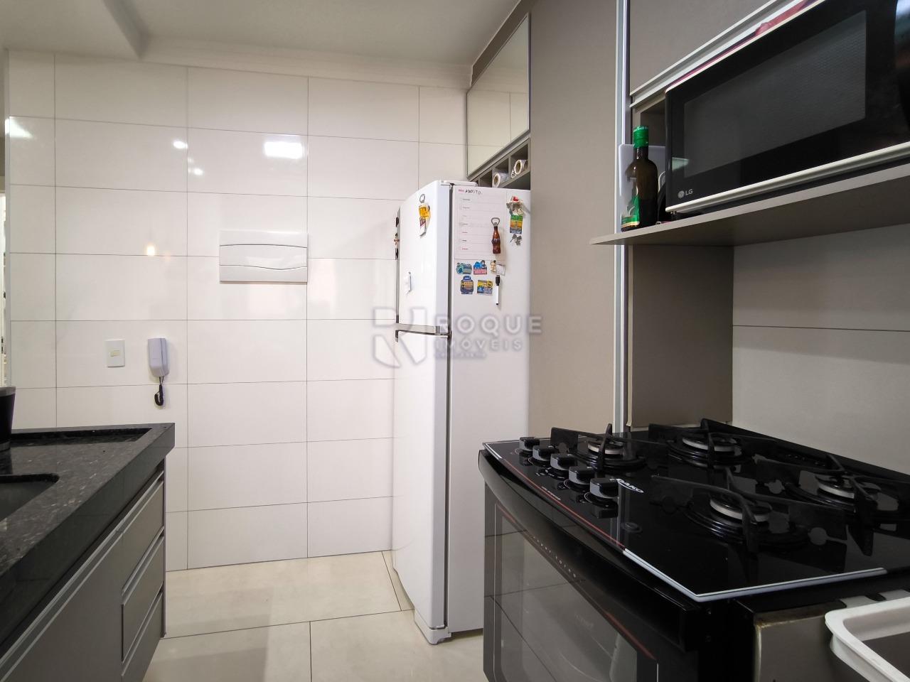 Apartamento à venda no bairro Jardim Colina Verde: COZINHA