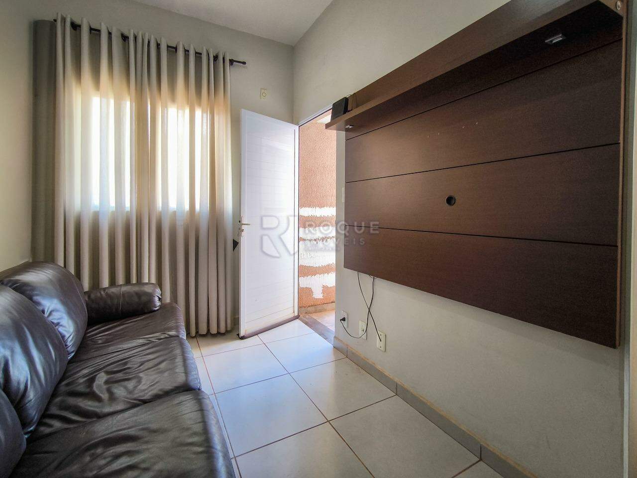 Casa em condomínio à venda no bairro Jardim Residencial Florida: SALA DE ESTAR